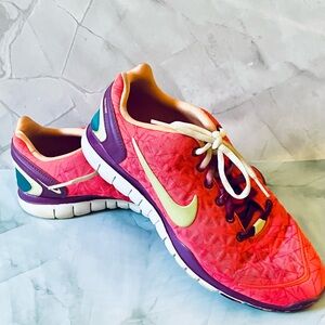 Nike Free TR Fit 2 Breathe Women's Training Shoes - Retro vibes. Hot Punch.